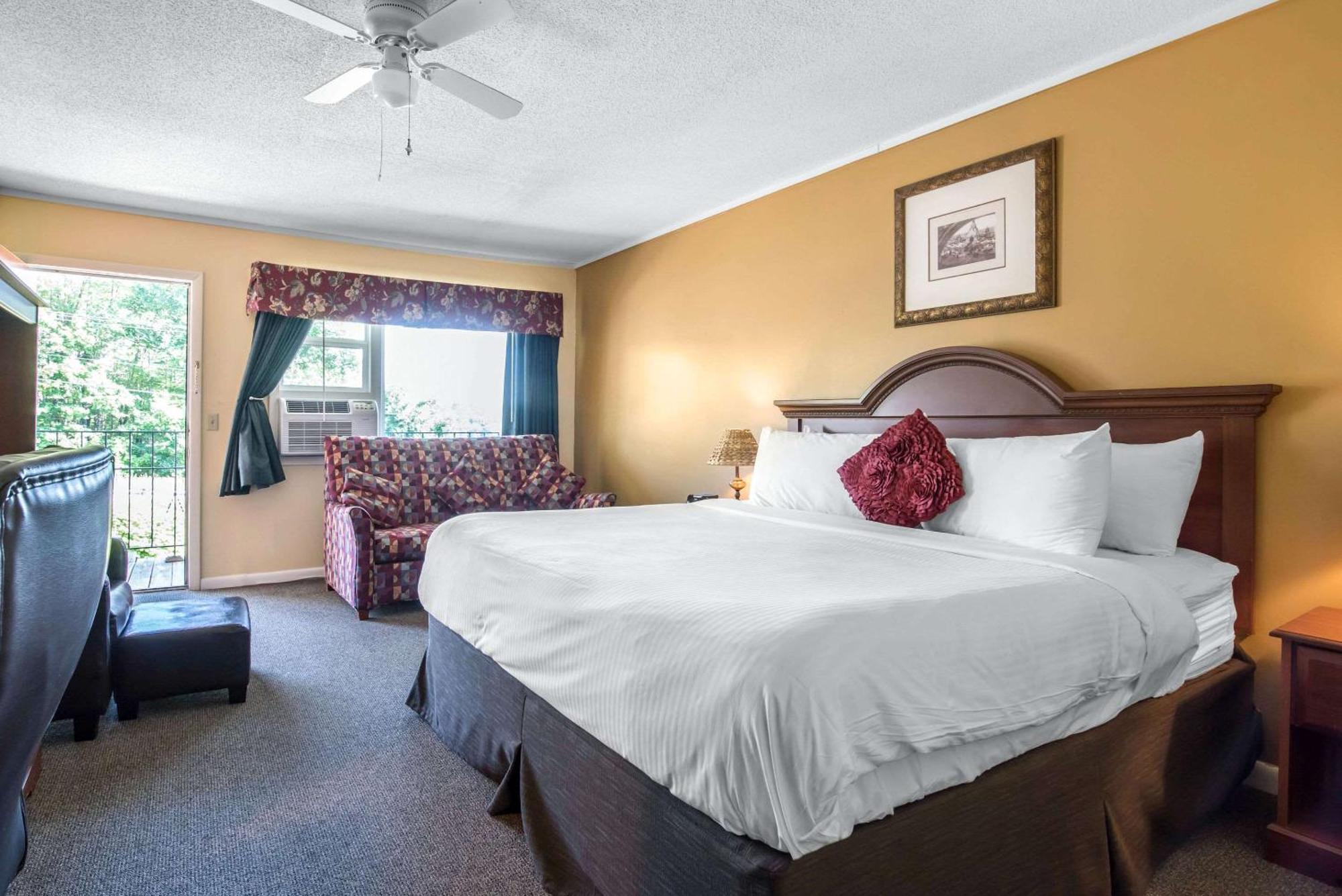 Tiltonlodge Inn & Suites Exterior foto